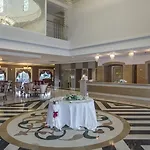 Hotel Crown Serenity Ultra