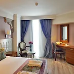 Crown Serenity Ultra 5* Side