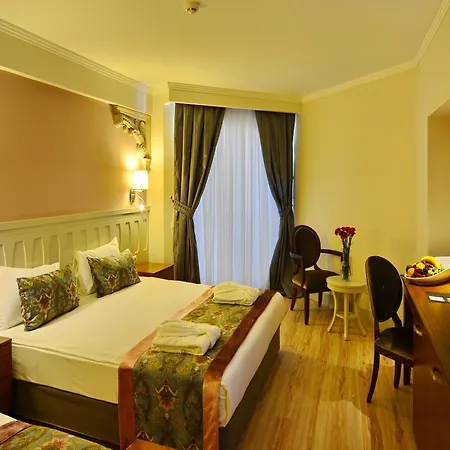 Отель Crown Serenity Ultra Сиде