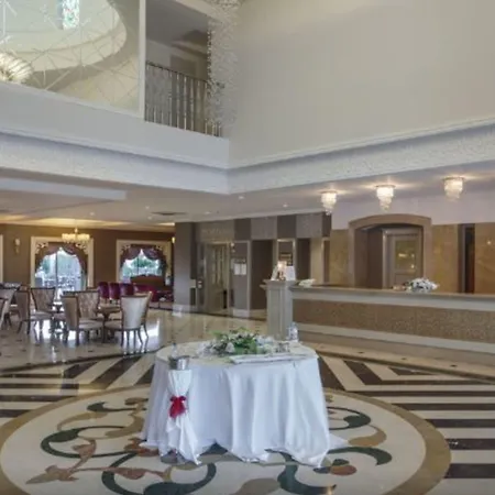 Отель Crown Serenity Ultra