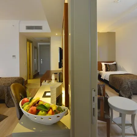 Crown Serenity Ultra 5* Сиде