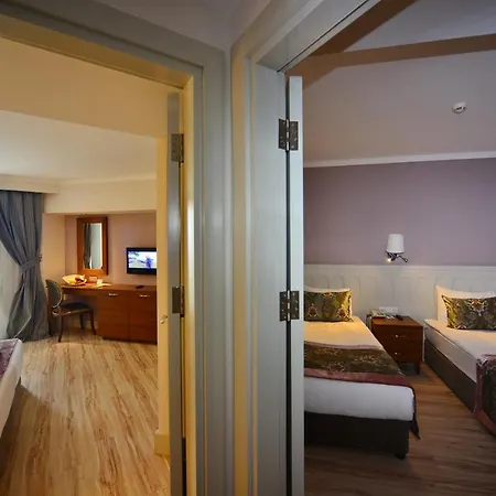 Crown Serenity Ultra 5* Сиде