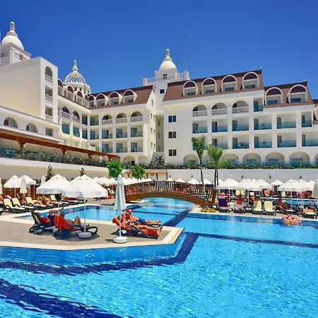 Hotel Crown Serenity Ultra