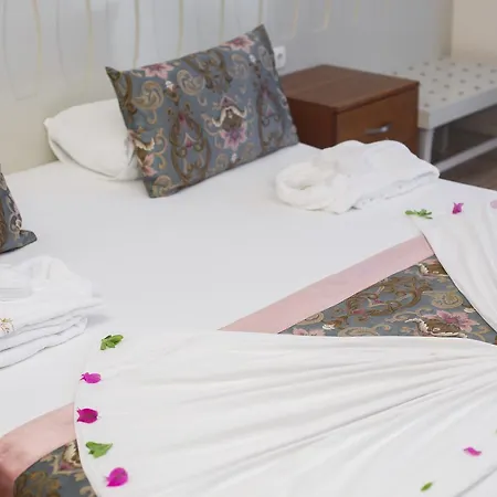 Hotel Crown Serenity Ultra Side