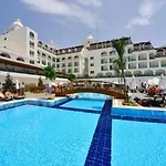 Crown Serenity Ultra Hotel