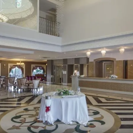 Hotel Crown Serenity Ultra