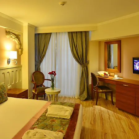 Hotel Crown Serenity Ultra Side