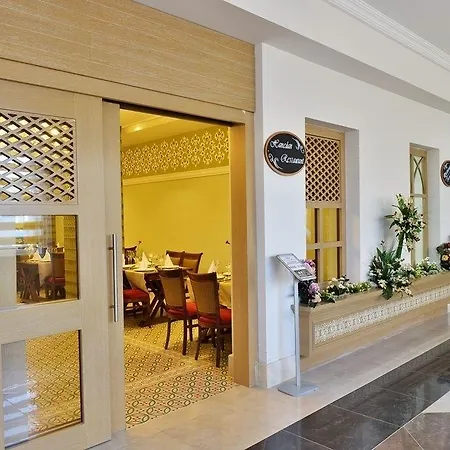 Szálloda Crown Serenity Ultra 5*