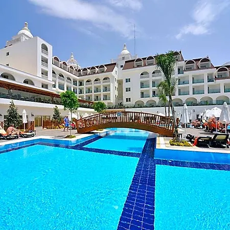 Crown Serenity Ultra Hotel