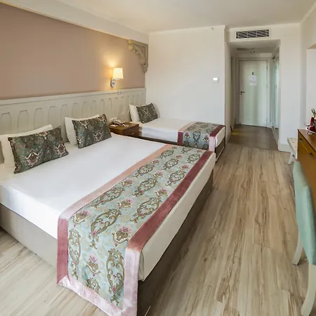 Ξενοδοχείο Crown Serenity Ultra 5*