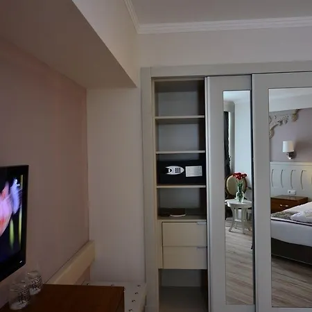 Crown Serenity Ultra Ξενοδοχείο 5*