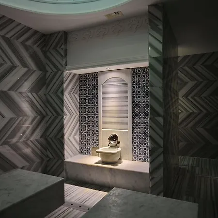 Crown Serenity Ultra Hotel