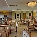 Crown Serenity Ultra 호텔