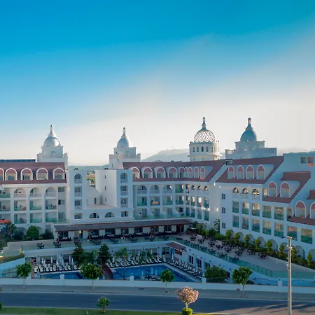 Crown Serenity Ultra Hotel Side